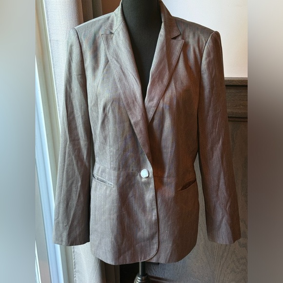 Calvin Klein Jackets & Blazers - Calvin Klein Women's One Button Lux Blazer with 2 pockets 10